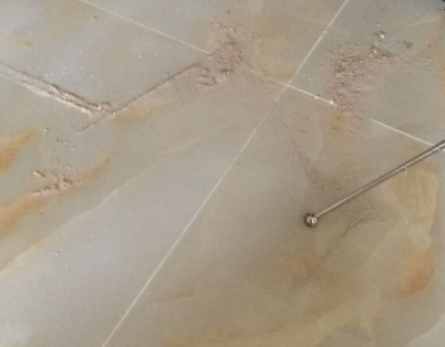 威信瓷砖空鼓维修公司分享粘合剂选择不当在瓷砖铺贴过程中可能导致以下问题