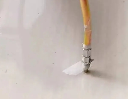 威信瓷砖空鼓维修公司专业解答在瓷砖铺贴过程中，如果使用的砂料过粗（如全部使用了粗砂），可能会导致以下问题